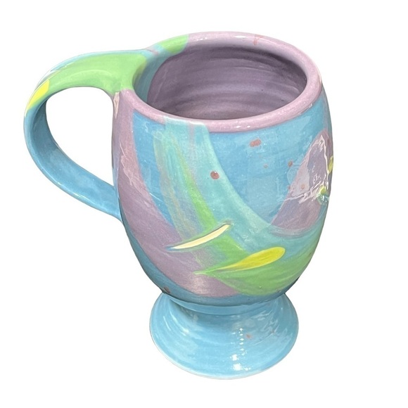 80’S Pottery mug signed pedestal colorful pastels. - Picture 1 of 10